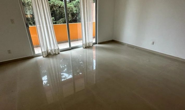 Preciosa casa en renta fraccionamiento con vigilancia, Interlomas,